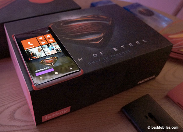 Nokia Lumia 925  : une Edition Limitée Man of Steel pour le lancement du smartphone