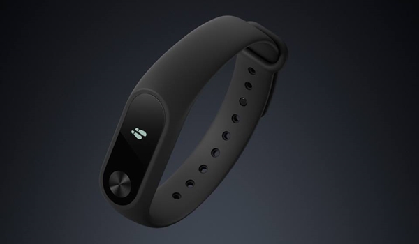 Xiaomi dévoile le Mi Band 2 avec écran intégré, et un prix toujours aussi attractif