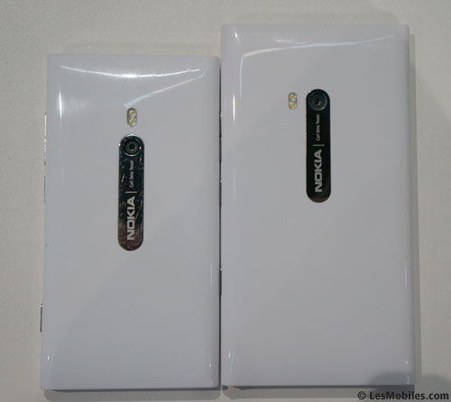 Nokia Lumia 900 blanc Nokia Lumia 800 blanc comparatif photo (MWC 2012