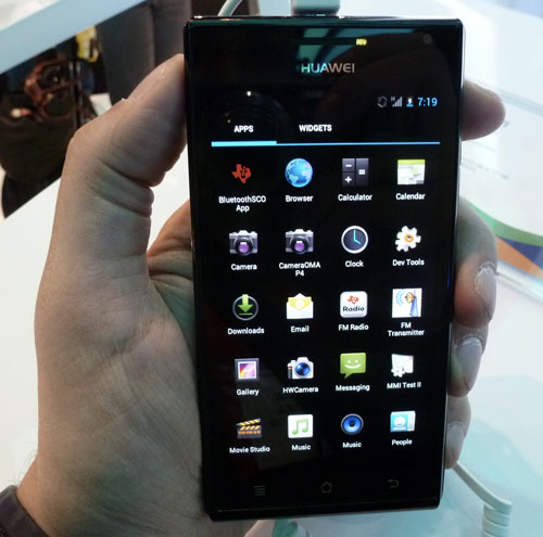 Prise en main du Huawei Ascend P1S : le cousin chinois du Samsung Galaxy S2 (CES 2012) 