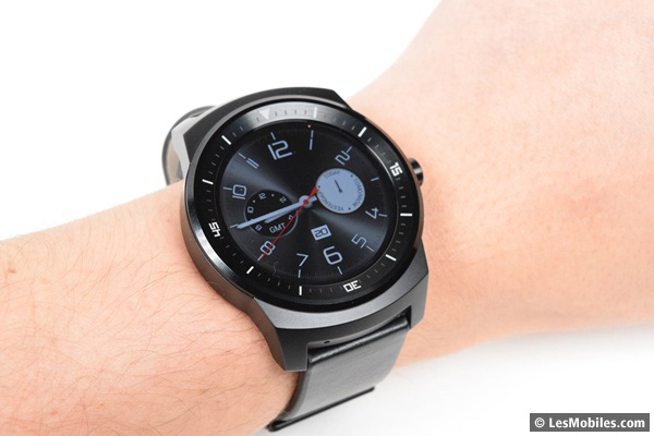 La LG G Watch R portée