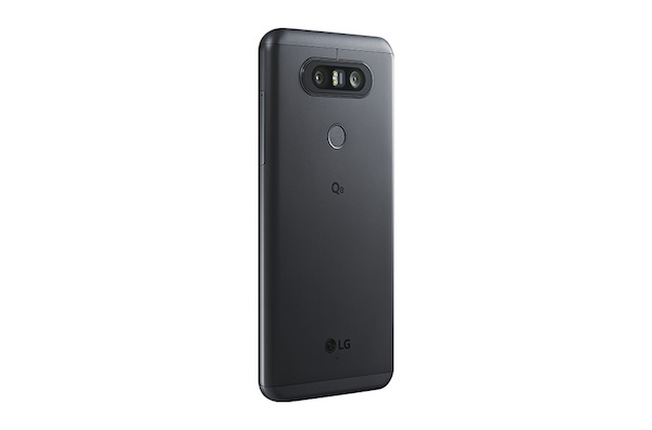 LG Q8