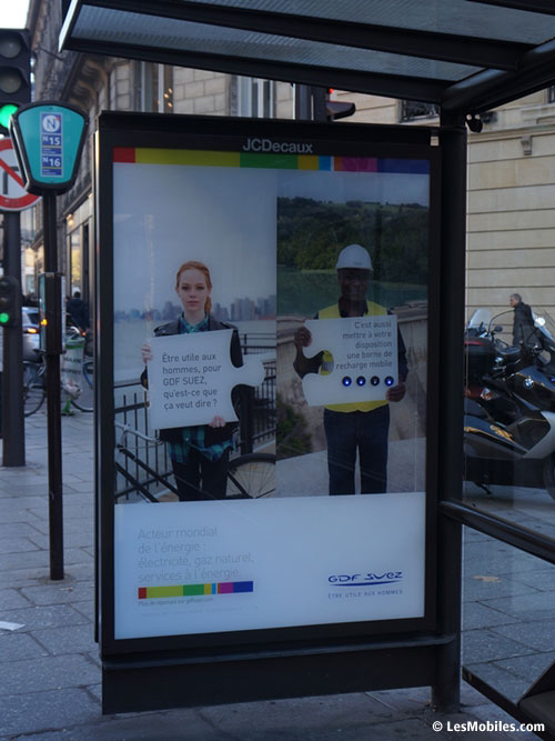 GDF Suez recharge votre smartphone pendant que vous attendez le bus