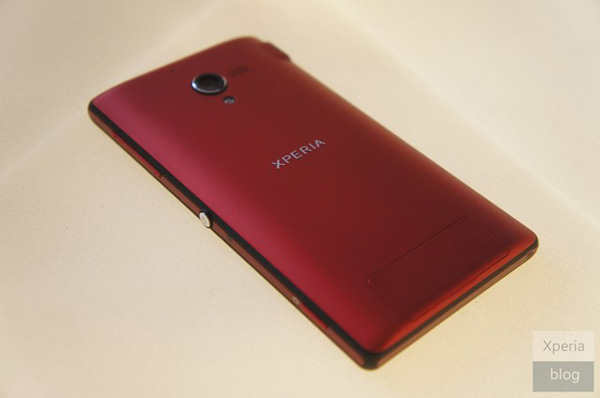 Sony Xperia ZL : la version rouge se dévoile en photos