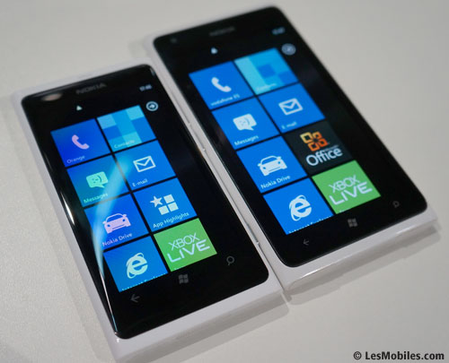Nokia Lumia 900 blanc contre Nokia Lumia 800 blanc : le comparatif en photos (MWC 2012)