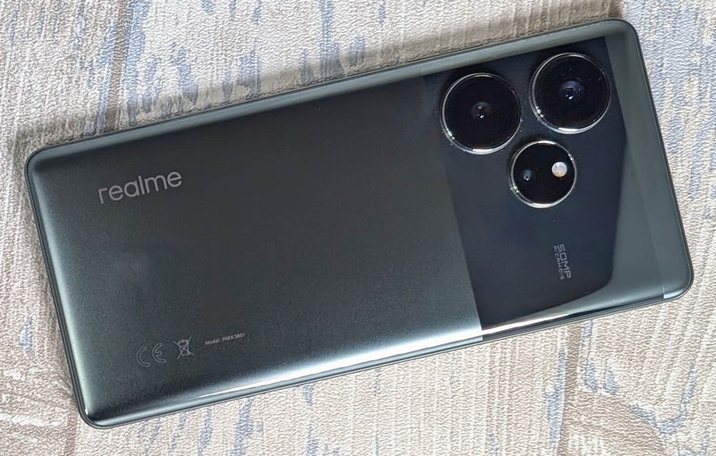 realme GT 6